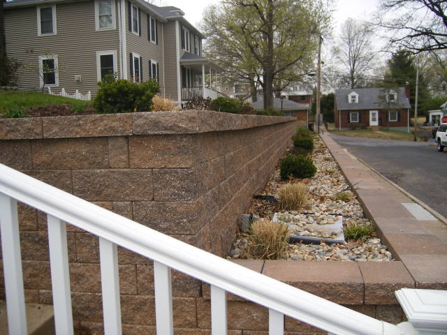 beautiful looking retaining wall - satisfied client